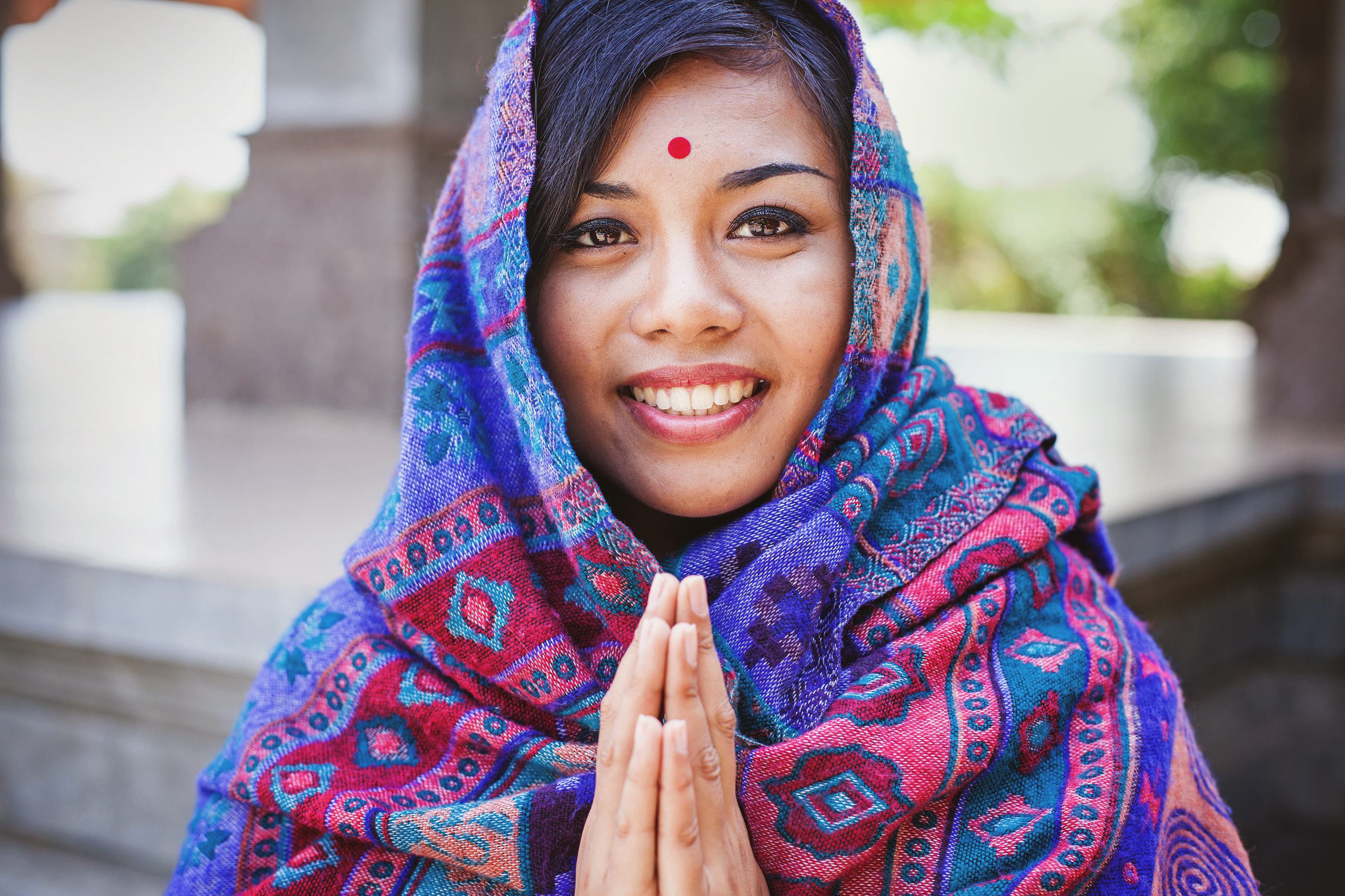 Намасте индия. Индианка Намасте. Приветствие в Индии Намасте. Непальские девушки.